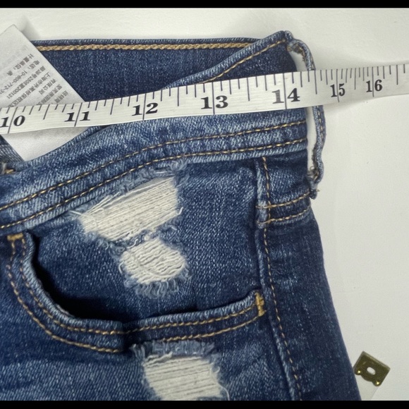 Hollister Juniors Jeans Shorts Size 3 Distressed Low Rise Short Short W26 EUC - Picture 6 of 6